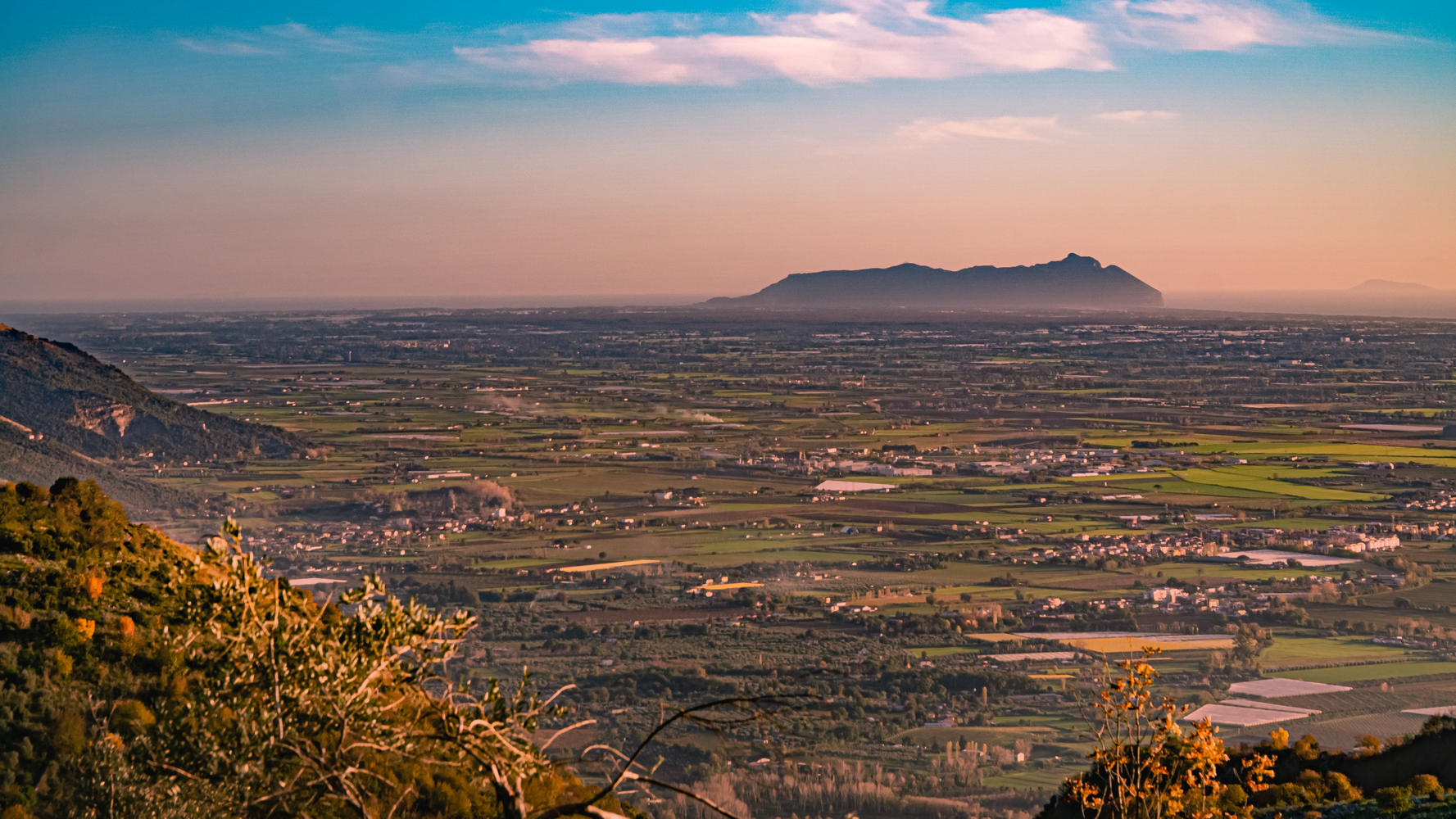 Panorama della pianura pontina e del Circeo